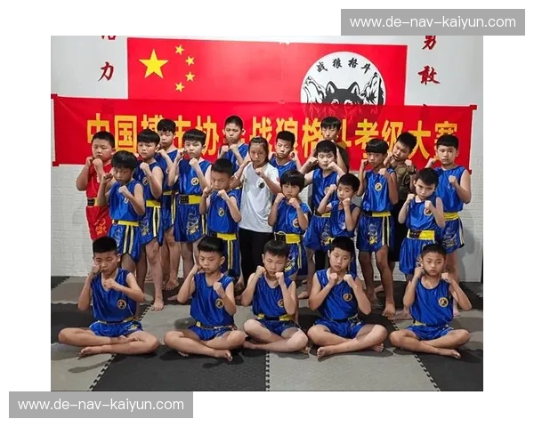 擂台绝响：当“泰拳教科书”江通猜遇见东瀛硬汉今村卓也，谁才是格斗圆桌的真王？